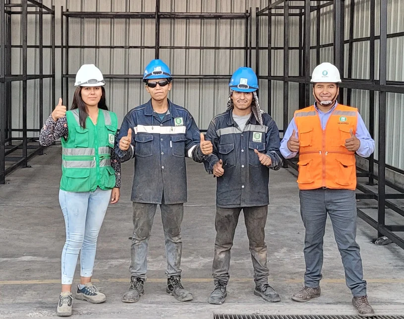 Equipo de trabajo en obra de FERREL